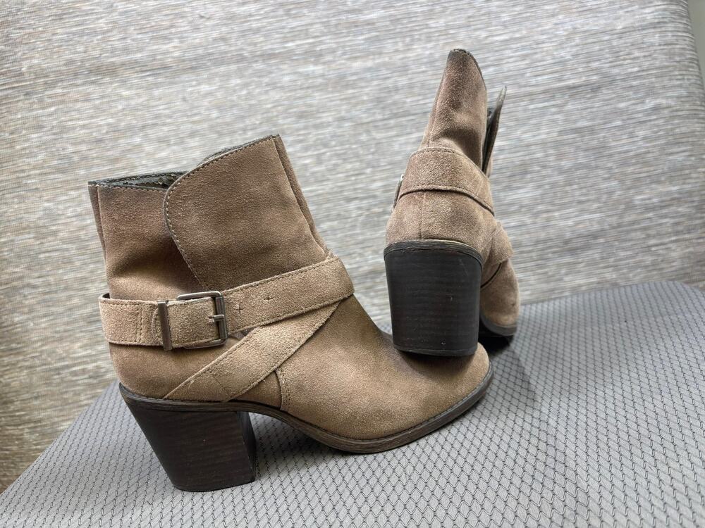 BCBGeneration Boots Womens Size 8.5 Beige Suede Ankle Booties Buckle Block Heel